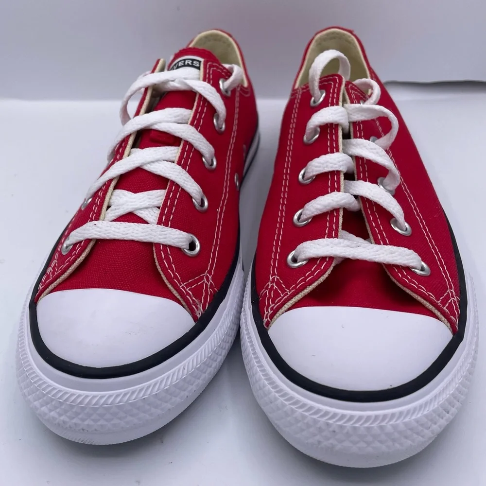 Converse chuck taylor all star canvas low kids red white sneakers Size 2
